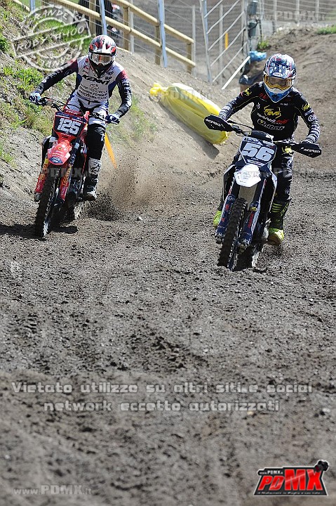 ROB_1469 (Copy).jpg
